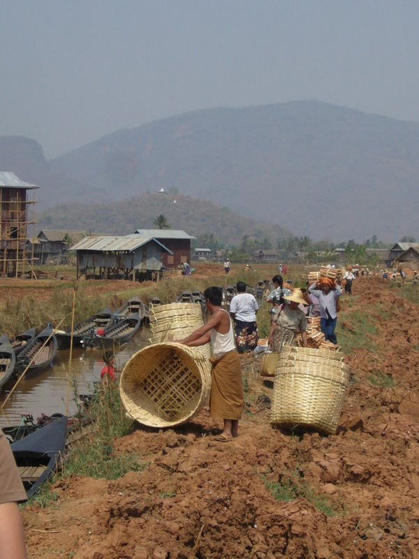 Travel - Myanmar - Inle Lake - Second Boat Trip - Walk to the Market